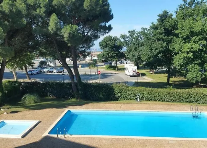 Du Port 30 Vue Bassin Et Port Ostreicole * アンデルノ・レ・バン